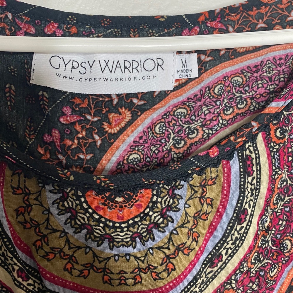 ‼️SOLD‼️GYPSY LOVE BOHO FRINGE PRINTED CROP TOP - Picture 4 of 6
